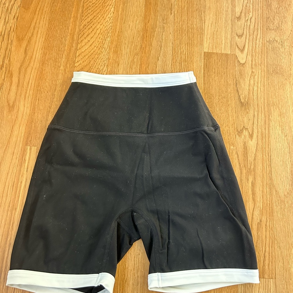 SET Active Black and White Bike Shorts- Sportbody Contrast Collection